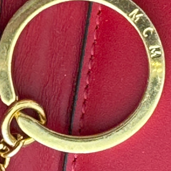 LOW START Mcm metallic gold wallet with key chain - Picture 13 of 15